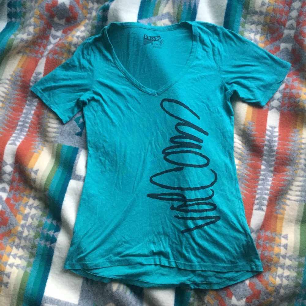 VOLCOM • Graphic Short Sleeve V Neck